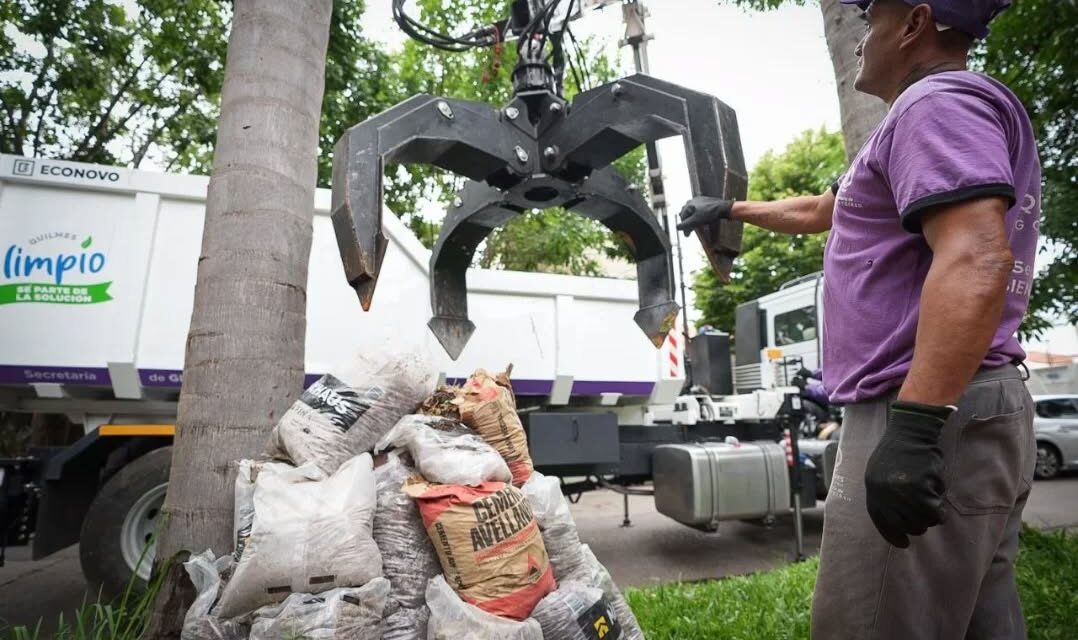 La Comuna de Quilmes realizó un operativo de recolección de 'residuos voluminosos' en Bernal y Don Bosco
