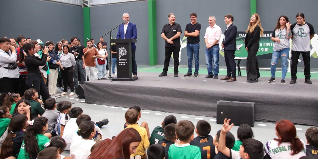 Ferraresi y Kicillof inauguraron obras, y la Provincia le entregó móviles de seguridad y ambulancias a Avellaneda