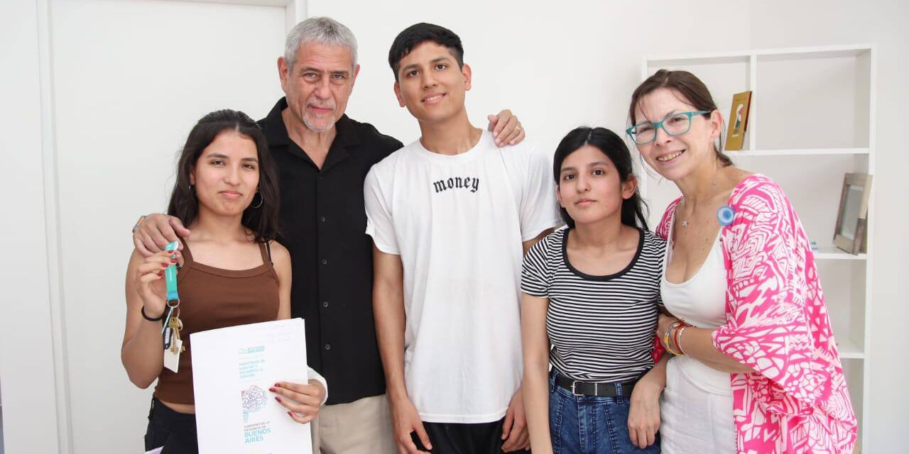 Ferraresi y Batakis entregaron viviendas en Villa Tranquila