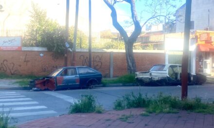 Vecinos de Rangugni le apuntan a taller multifacético por el abandono de autos desguazados