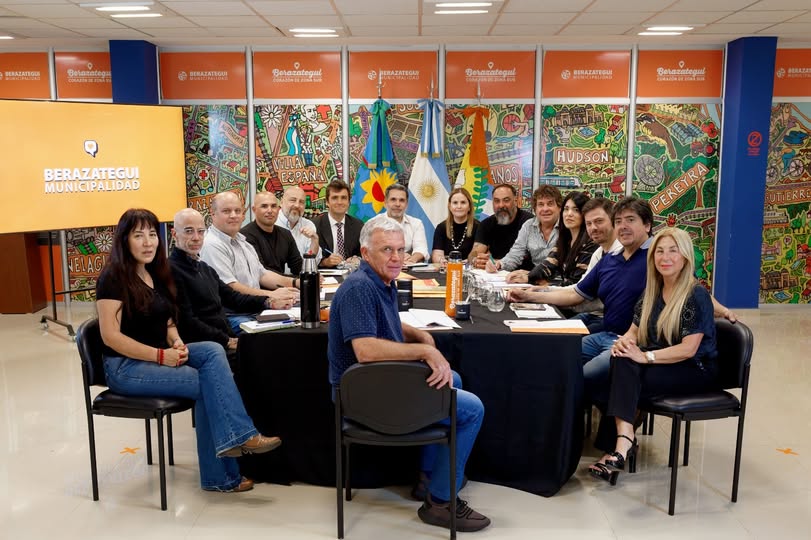Berazategui: Carlos Balor se reunió con el Gabinete