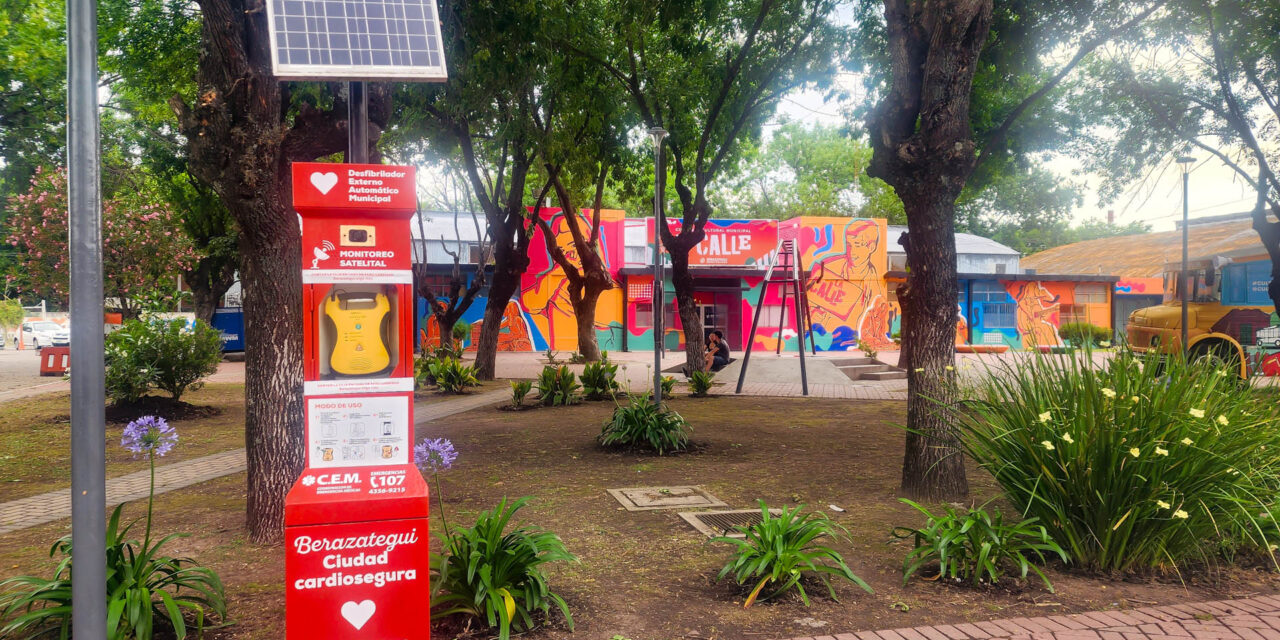 Ciudad Cardiosegura: Instalaron el 25° Desfibrilador Externo Automático en Berazategui