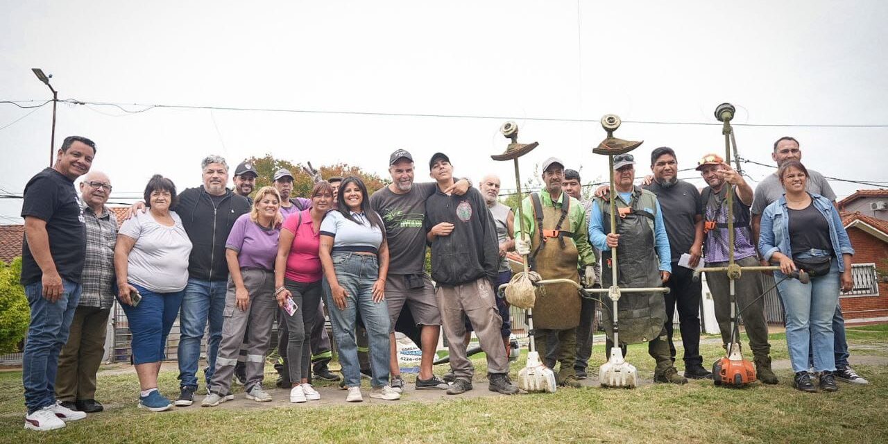 En el marco del programa Quilmes Limpio, se realizó un nuevo operativo de limpieza en el Barrio Ferronaval de Ezpeleta