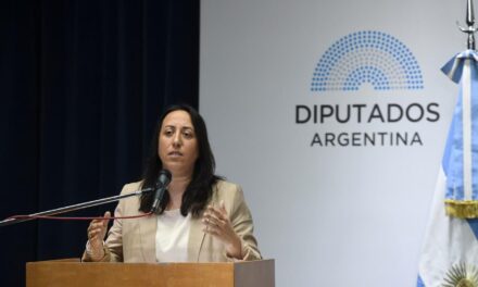 La quilmeña Sotolano llevó al Congreso la ley que reconoce a los animales no humanos como seres sintientes