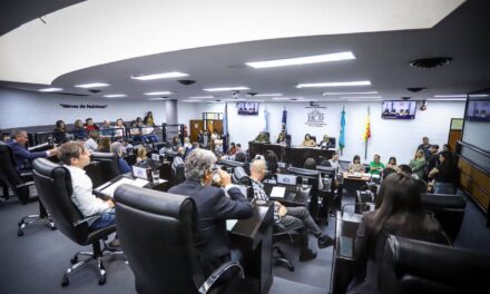 HCD: Pedido de licencia de un año para Mayra Mendoza, Defensores y Jueces de Faltas y la aprobación para que privados financien la bajada de la AU en Ezpeleta