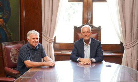 Carlos Balor sigue activo, ahora se reunió con Julio Alak