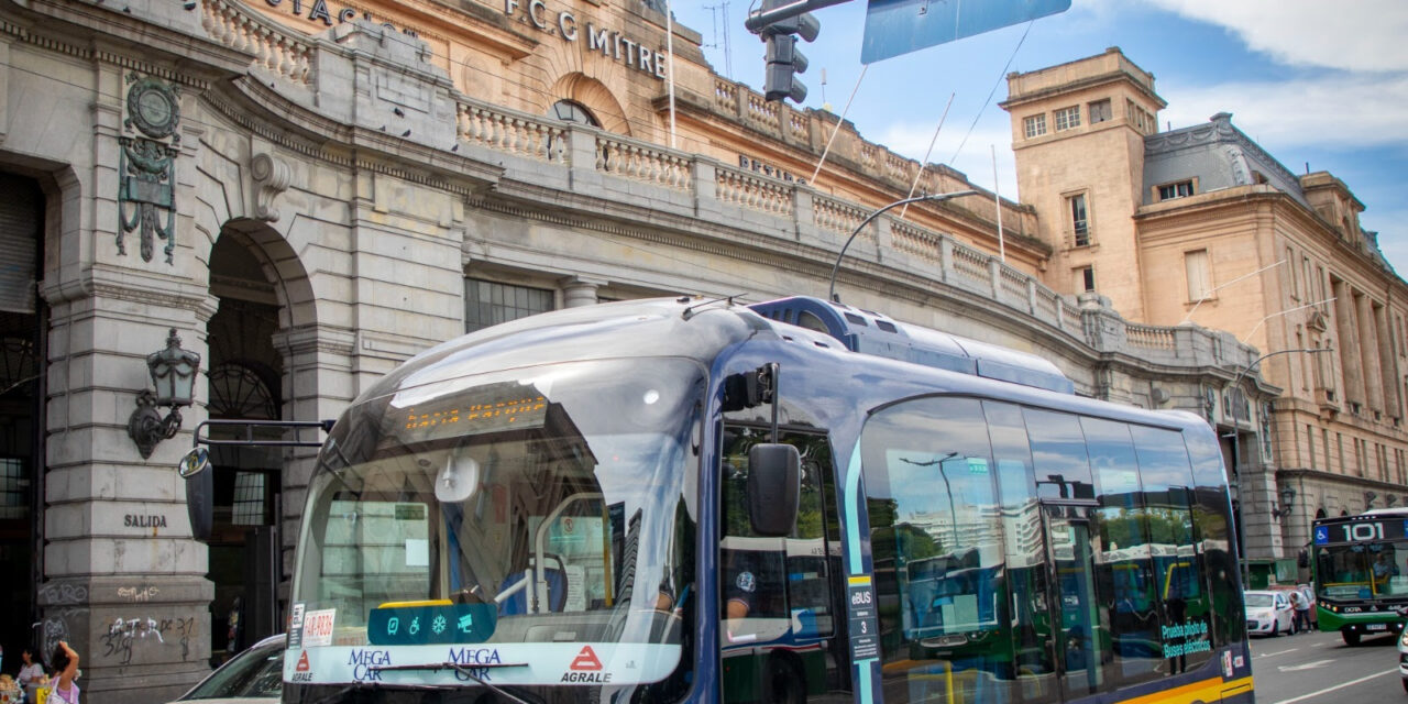 El e-Bus ya conecta Parque Lezama, el Centro y San Telmo con las estaciones de trenes de Retiro y la Terminal de Cruceros