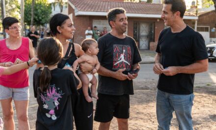 Julián Alvarez recorrió la obra de la plaza El Morro