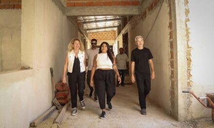 "Desde el primer día de gestión, Mayra Mendoza puso en el centro de la escena la educación pública"