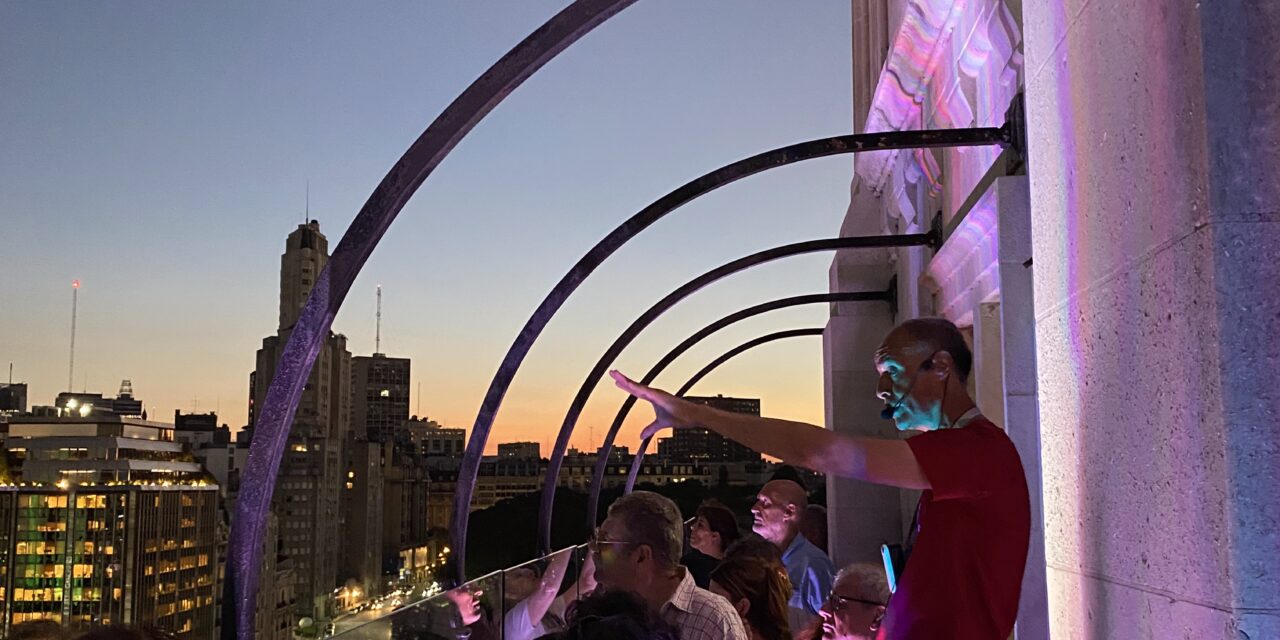 CABA: La Torre Monumental abre su mirador para visitarlo bajo la luz de la luna