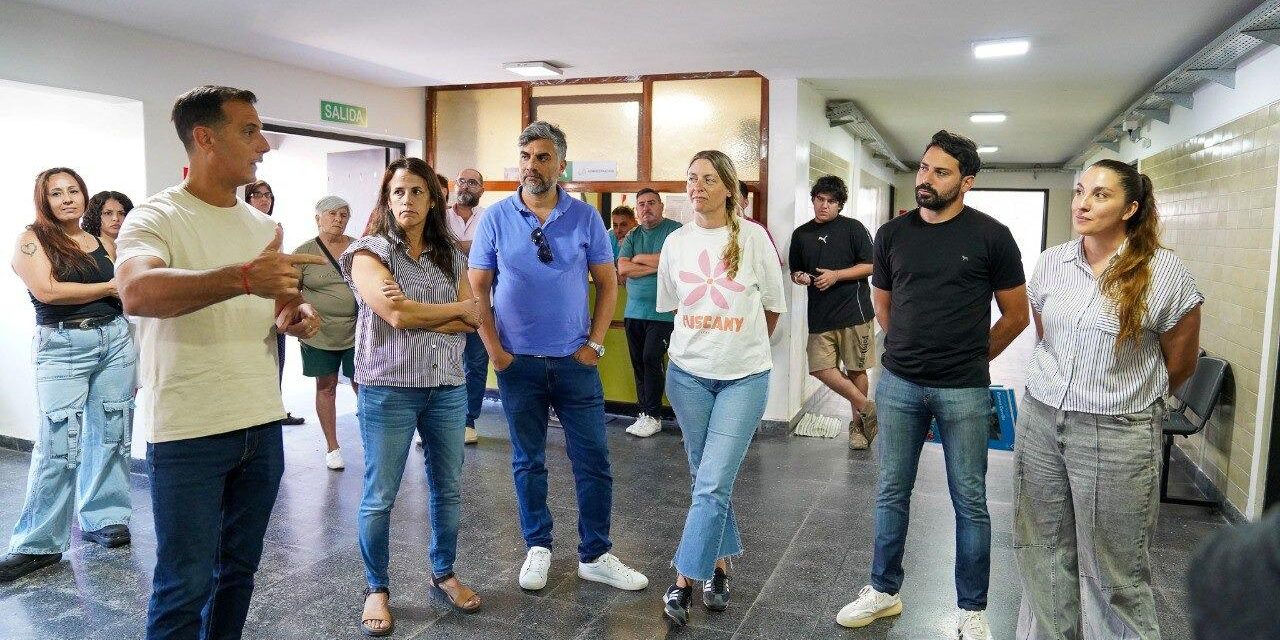 Julián Alvarez recorrió el inciio de las obras del nuevo Centro de Salud Mental en Villa Caraza