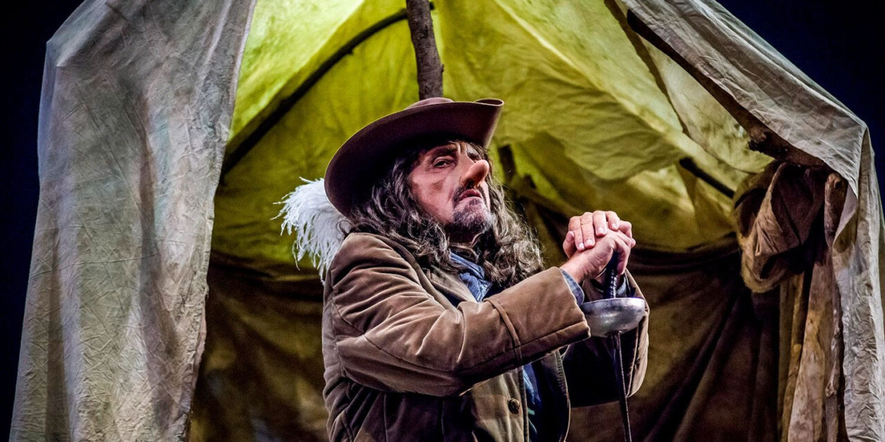 El Puma Goity y “Cyrano” se despiden al aire libre en el anfiteatro de Parque Centenario