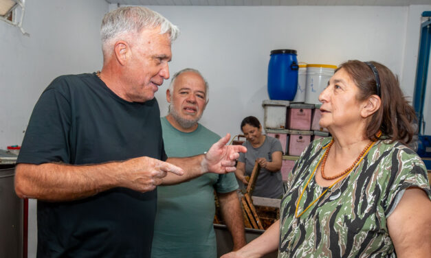 Carlos Balor recorrió la Cooperativa Miel Para Todos