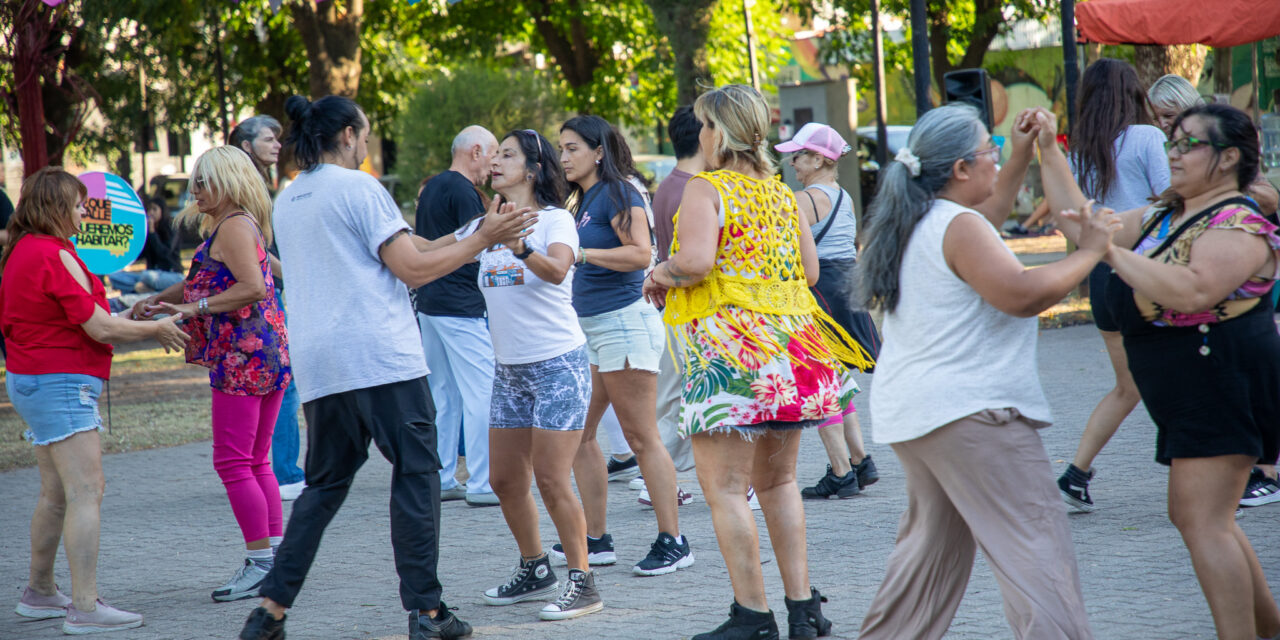 Clases abiertas y talleres en "Vamos a la Plaza" en Berazategui
