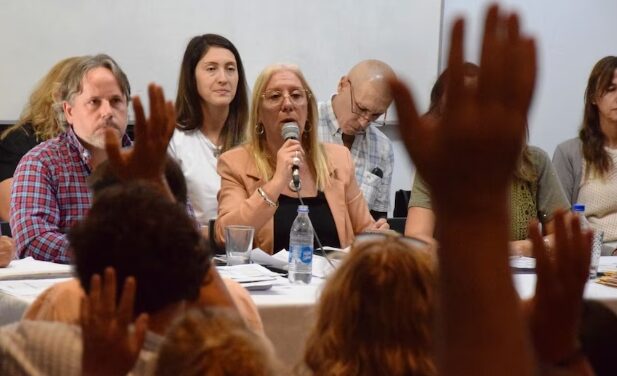 Peligra el inicio de clases en Provincia por el rechazó salarial de uno de los gremios