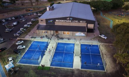 Julián Alvarez inauguró nuevas canchas de Pádel Municipales en el Parque Central Las Colonias