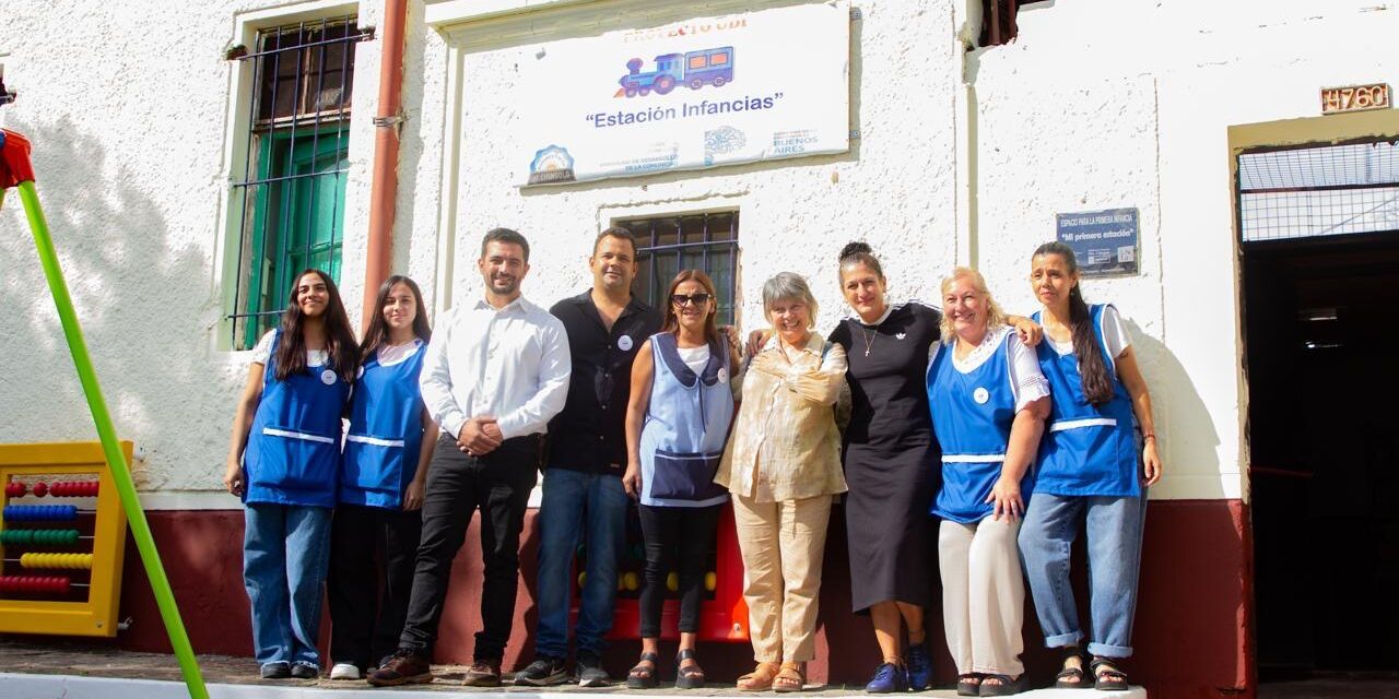 Agustín Balladares en la reapertura del Jardín Maternal de Monte Chingolo