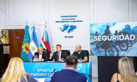 Julián Alvarez: "Decidimos dar curso a un plan de obras con fondos municipales porque los vecinos de Lanús no pueden seguir esperando”
