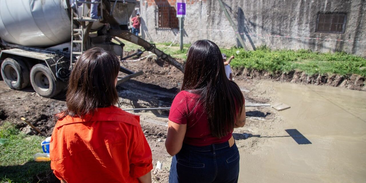 Avanzan las obras de pavimentación de 20 cuadras en Quilmes Oeste