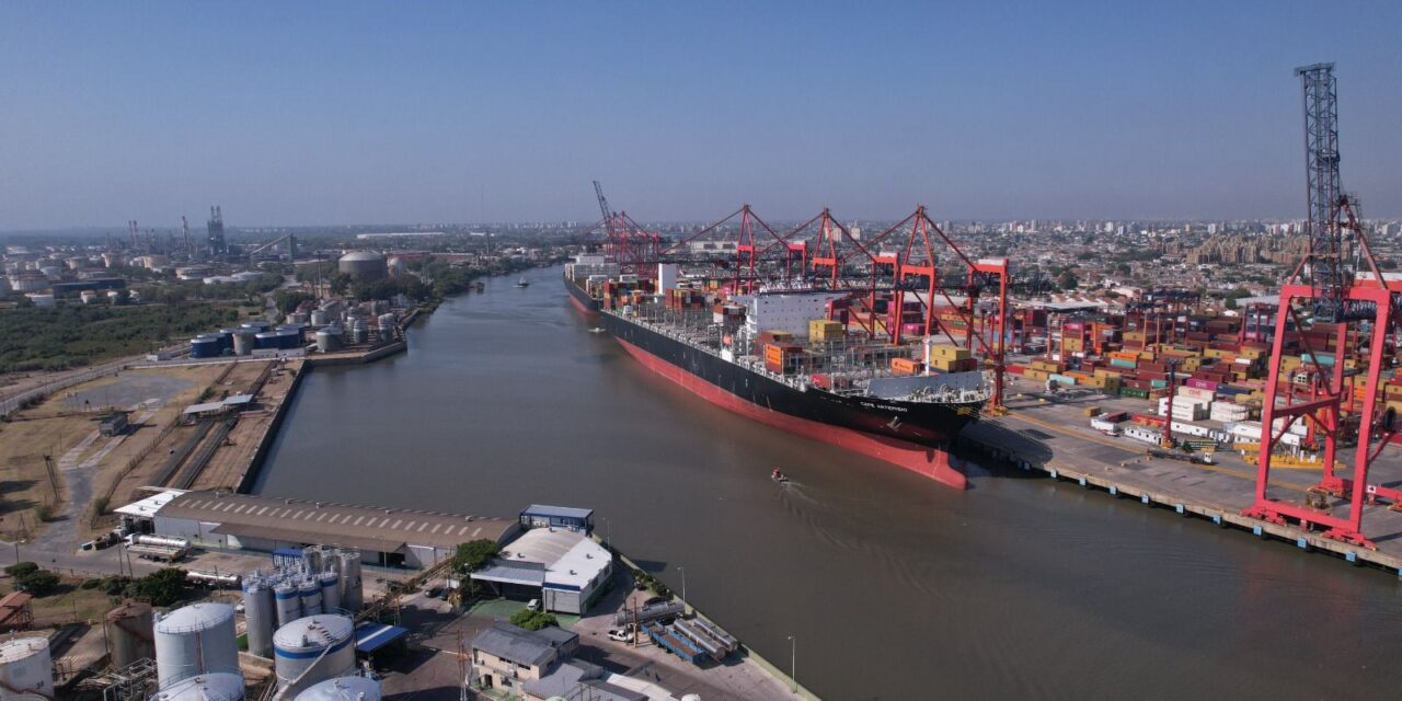 El puerto Dock Sud llamó a licitación por el dragado