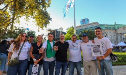 Claudio Arévalo :"Estar en la calle el 24 de marzo es seguir manteniendo en alto la bandera de los 30 mil compañeros desaparecidos"