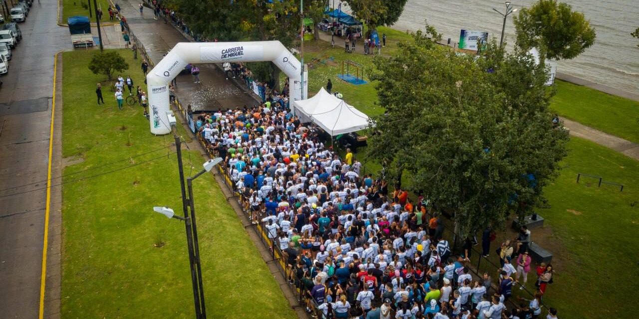 Mayra Mendoza y Eva Mieri presentes en la tradicional competencia "Carrera de Miguel"