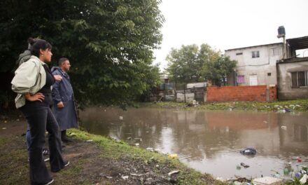 La Intendenta Interina de Quilmes supervisó la limpieza del arroyo Las Piedras por las intensas lluvias