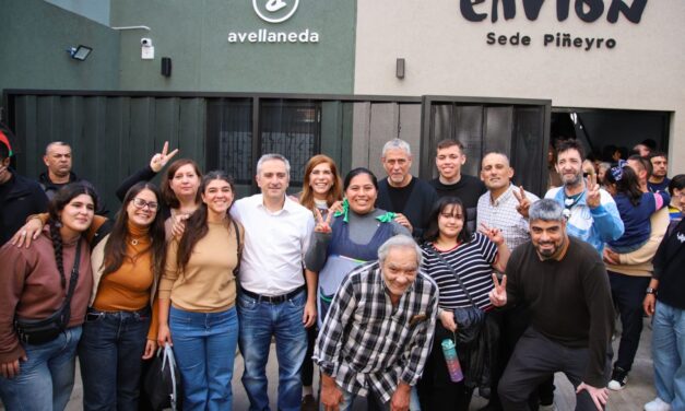 Ferraresi y Larroque inauguraron en Avellaneda dos nuevos edificios del Programa Envión