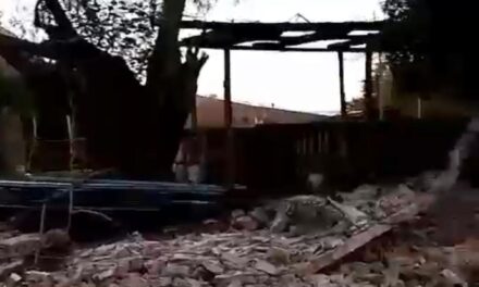 (VIDEO) El viento hizo caer una pared del boliche Santa Cruz en la Ribera de Quilmes