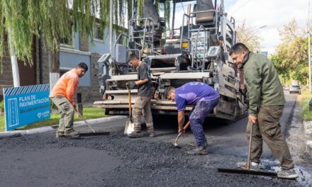 Julián Alvarez supervisó el avance de las obras de repavimetación en Remedios de Escalada