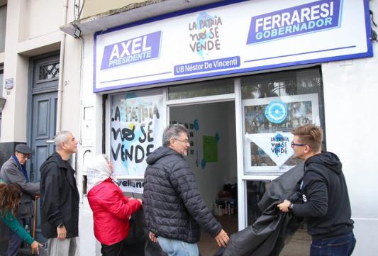 Atento a los carteles, Ferraresi acelera en las curvas