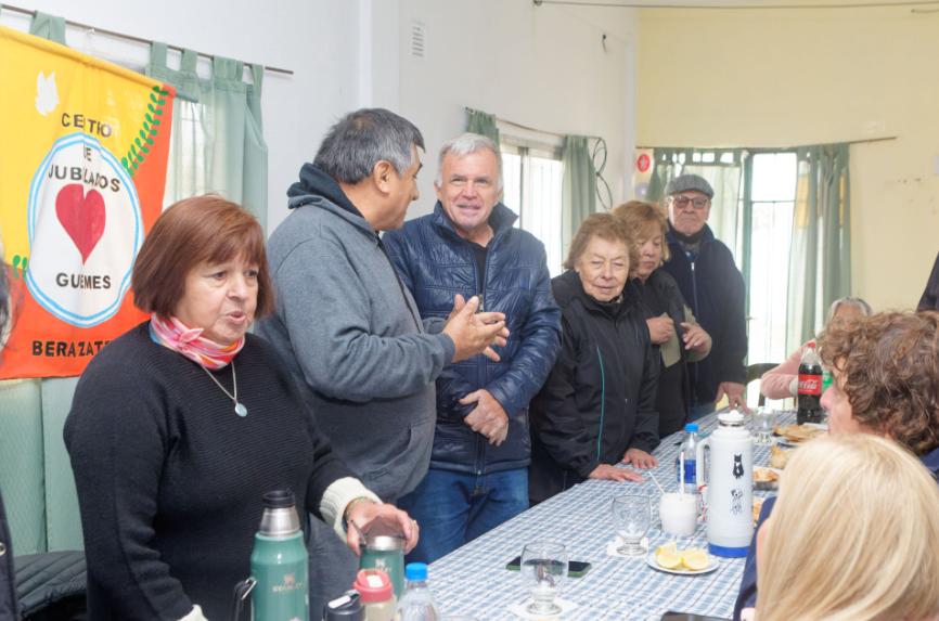 Balor: "Estamos a disposición de todo lo que sea para que los mayores del barrio tengan mejor calidad de vida"