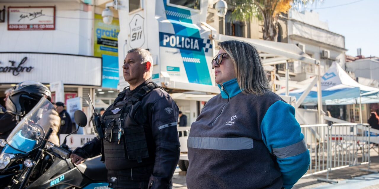 Lanús Gobierno instaló una nueva torre policial de videovigilancia en el centro comercial de Lanús Este
