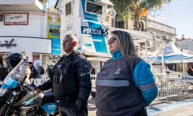 Lanús Gobierno instaló una nueva torre policial de videovigilancia en el centro comercial de Lanús Este