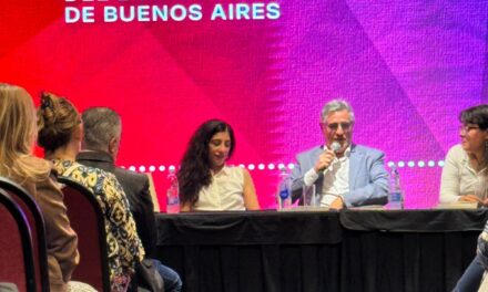 "El Símbolo" emocionó en la Feria del Libro y dejó una huella en sus lectores