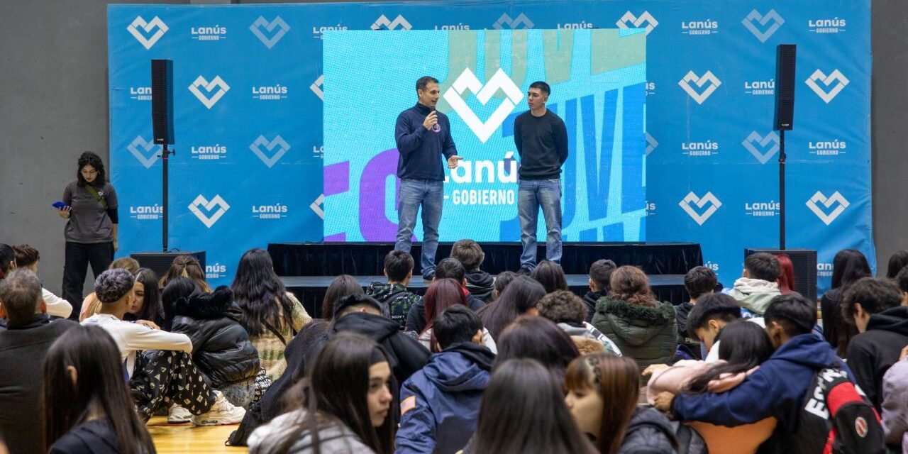 Julián Álvarez encabezó el lanzamiento del programa “Mejor Hablar de Ciertas Cosas”; ¿de qué se trata?