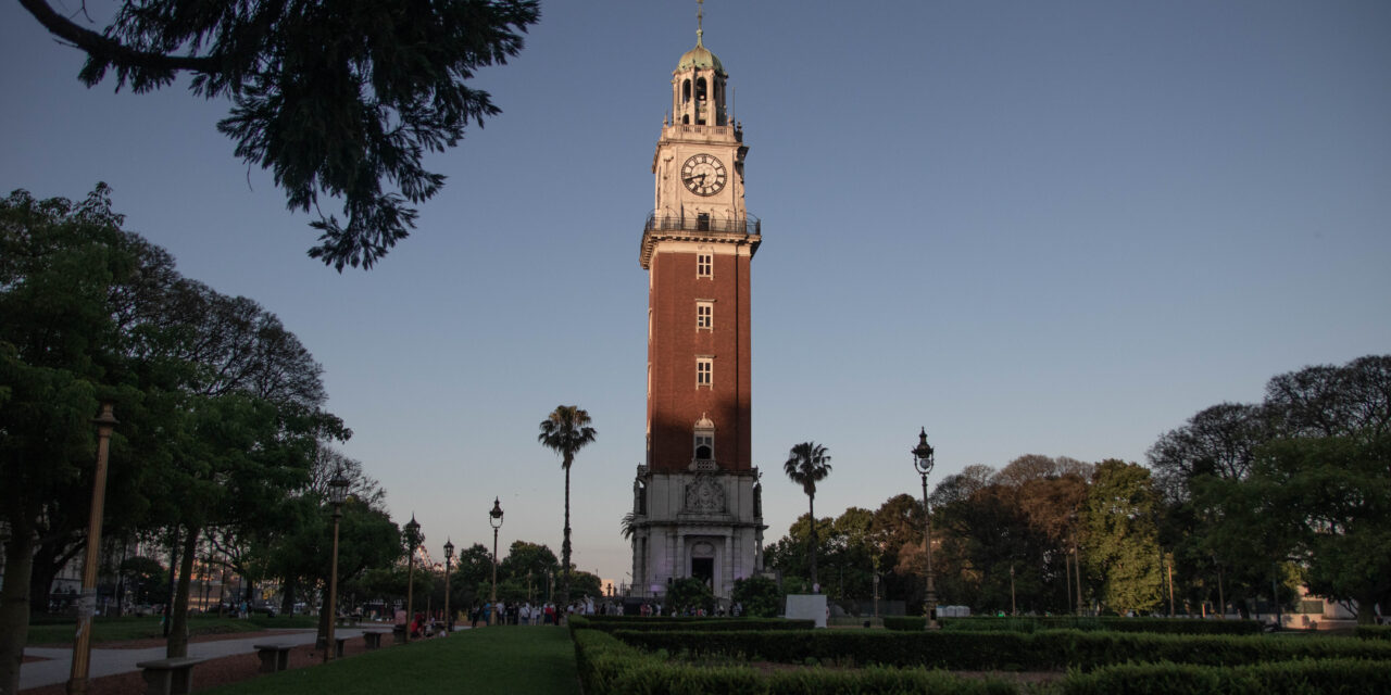 La Torre Monumental cumple 110 años y lo celebra a lo grande