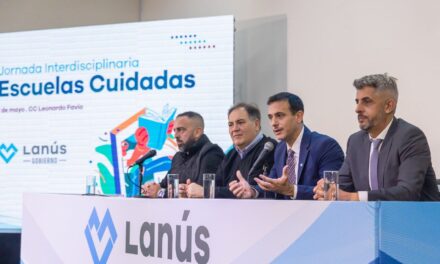 Julián Alvarez y el ministro de seguridad, Javier Alonso, abrieron la Jornada Interdisciplinaria "Escuelas Cuidadas"