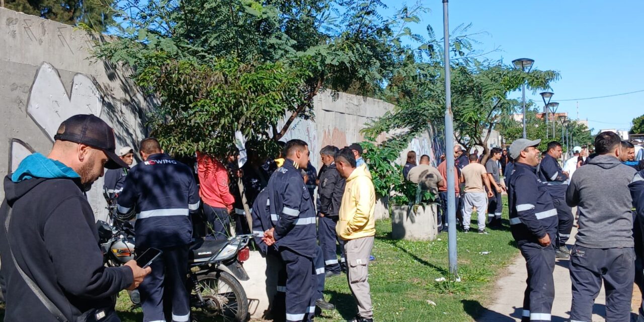 Otra vez Rowing y el Lagarto Olmedo en la mira de trabajadores del Parque Industrial de Quilmes