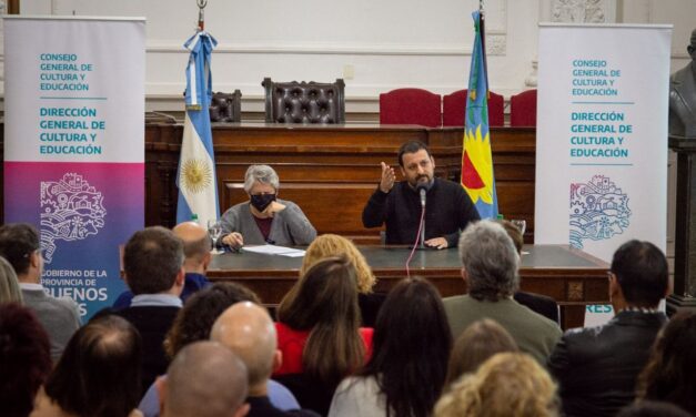 Santalla: “No podemos dejar a nuestros hijos en manos de los algoritmos porque realmente eso no es la sociedad del futuro que nos quieren vender”