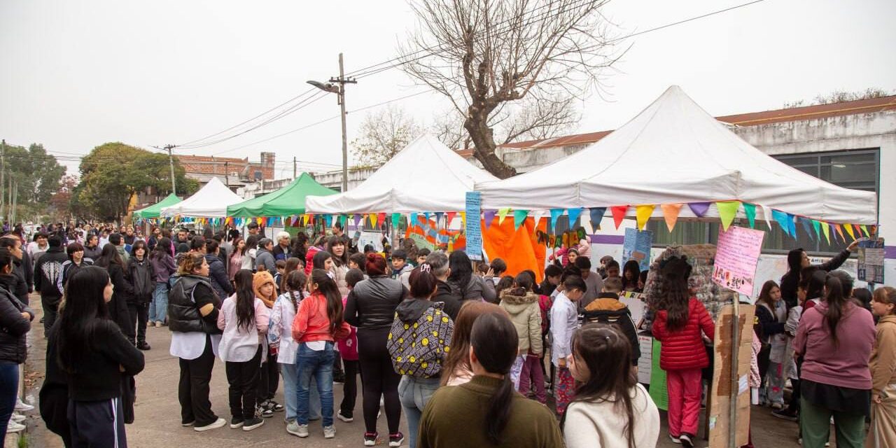 Jornada de conciencia ambiental en una Escuela Primaria de Ezpeleta