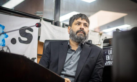Dura acusación de Arauz: "El armado provincial de La Libertad Avanza no califica ni para bolsa de gatos"