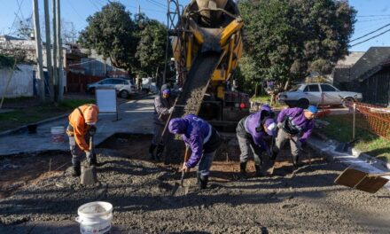 Con fondos 100 % municipales, continúa el bacheo en hormigón en diferentes barrios de Quilmes