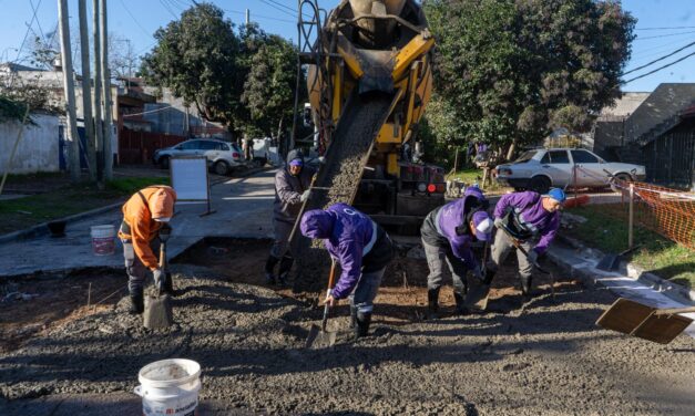 Con fondos 100 % municipales, continúa el bacheo en hormigón en diferentes barrios de Quilmes