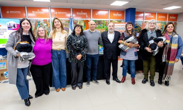 El frío se combate con solidaridad en Berazategui: Nueva edición de “Abrigando Sueños”