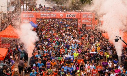 Prueba Atlética Día del Vidriero en Berazategui: Más de 5 mil corredores esperan el aliento vecinal