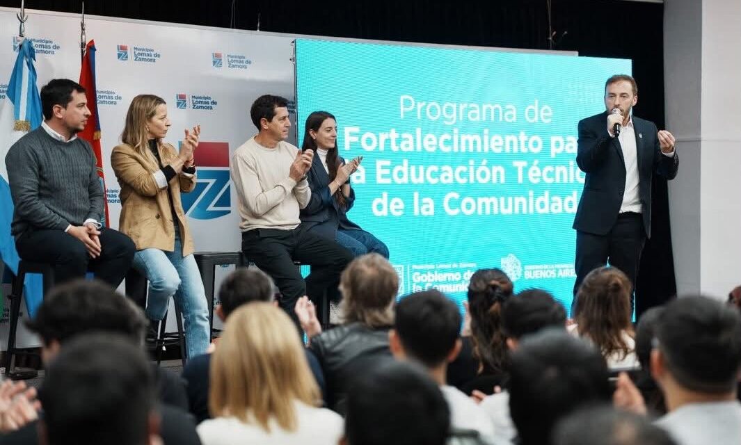 Con Wado de Pedro, Otermín presentó el Programa de Fortalecimiento para la Educación Técnica de la Comunidad