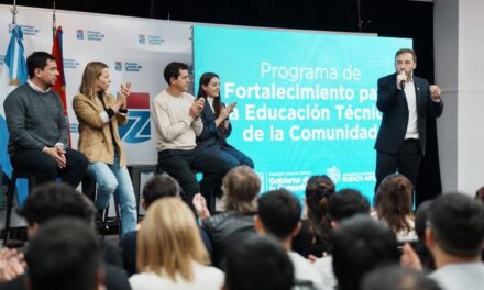 Con Wado de Pedro, Otermín presentó el Programa de Fortalecimiento para la Educación Técnica de la Comunidad