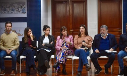 El PJ Nacional, partidos aliados y organizaciones sociales convocan a un masivo "Banderazo" por Cristina Libre en Parque Lezama.