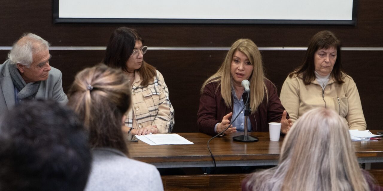 En la UNDAV, Litza destacó el fortalecimiento entre el Puerto y la Comunidad, "como motor económico para Avellaneda"